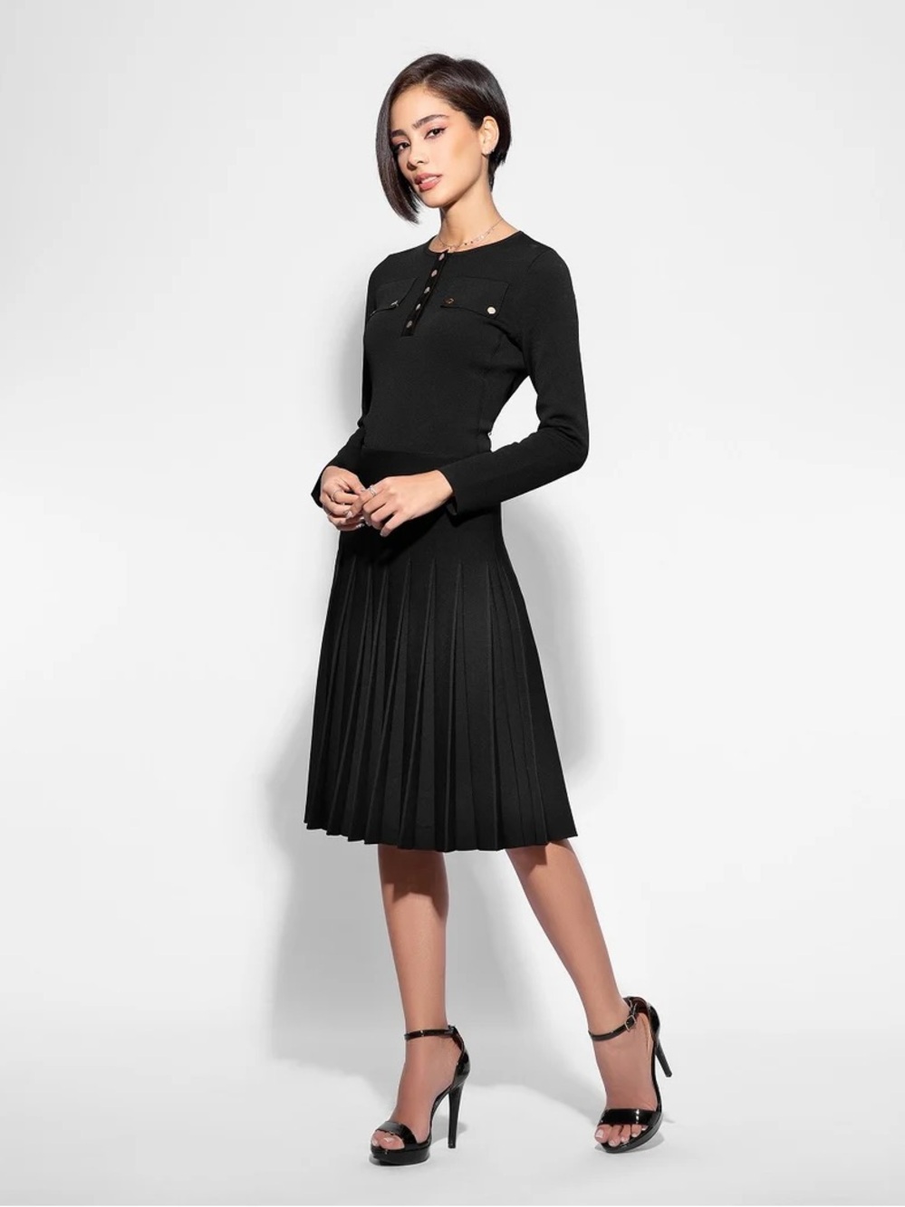 Aleeza Paris Charlotte Black Pleated Skirt - Women's NWT Medium 27” long